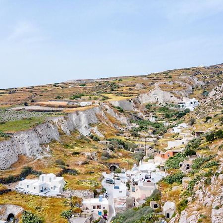 Traditional Farmers Caves Emporio  Exterior photo