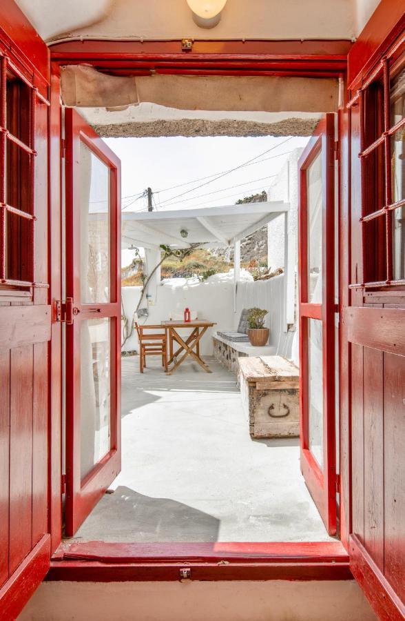 Traditional Farmers Caves Emporio  Exterior photo