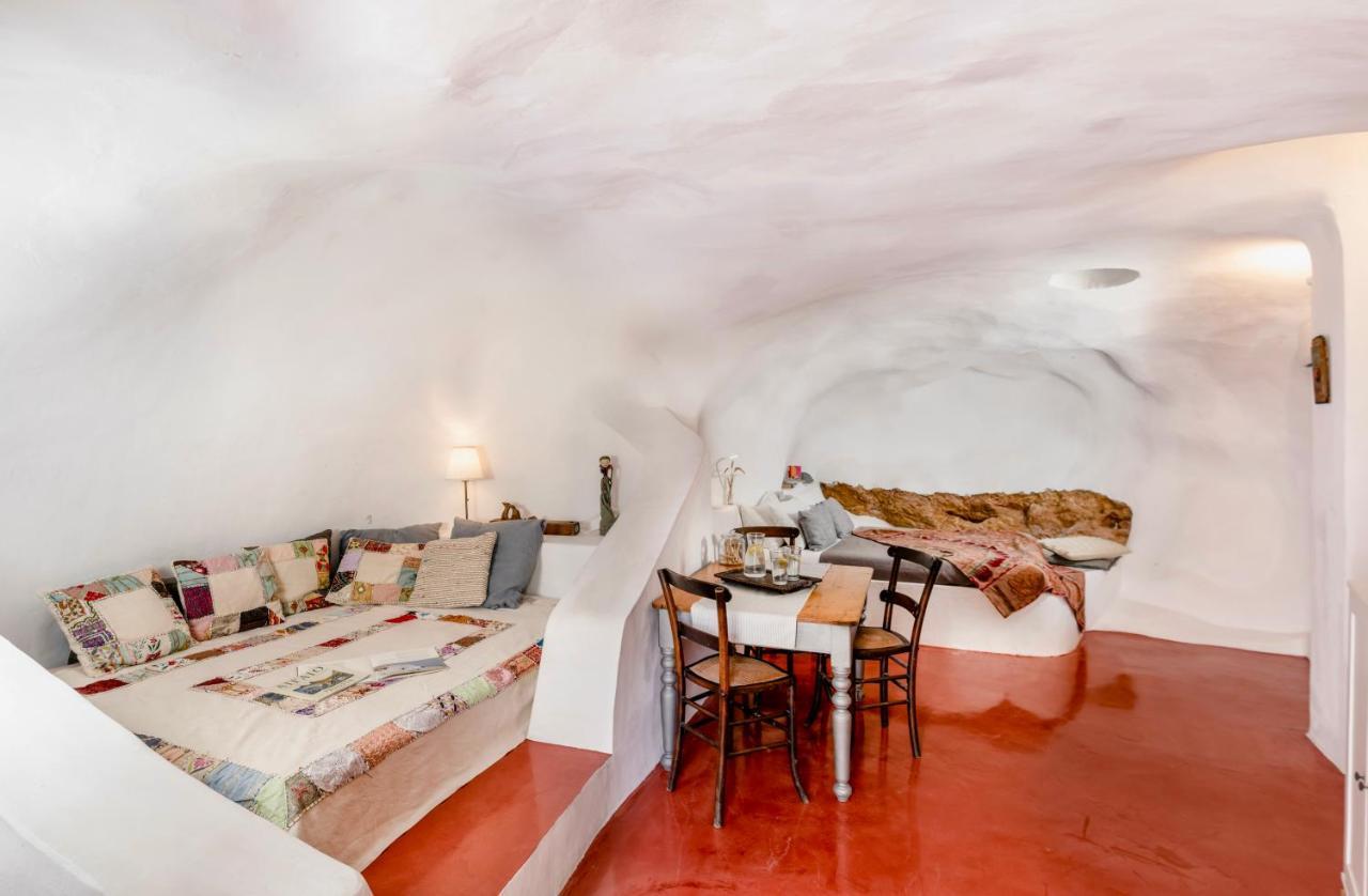 Traditional Farmers Caves Emporio  Exterior photo