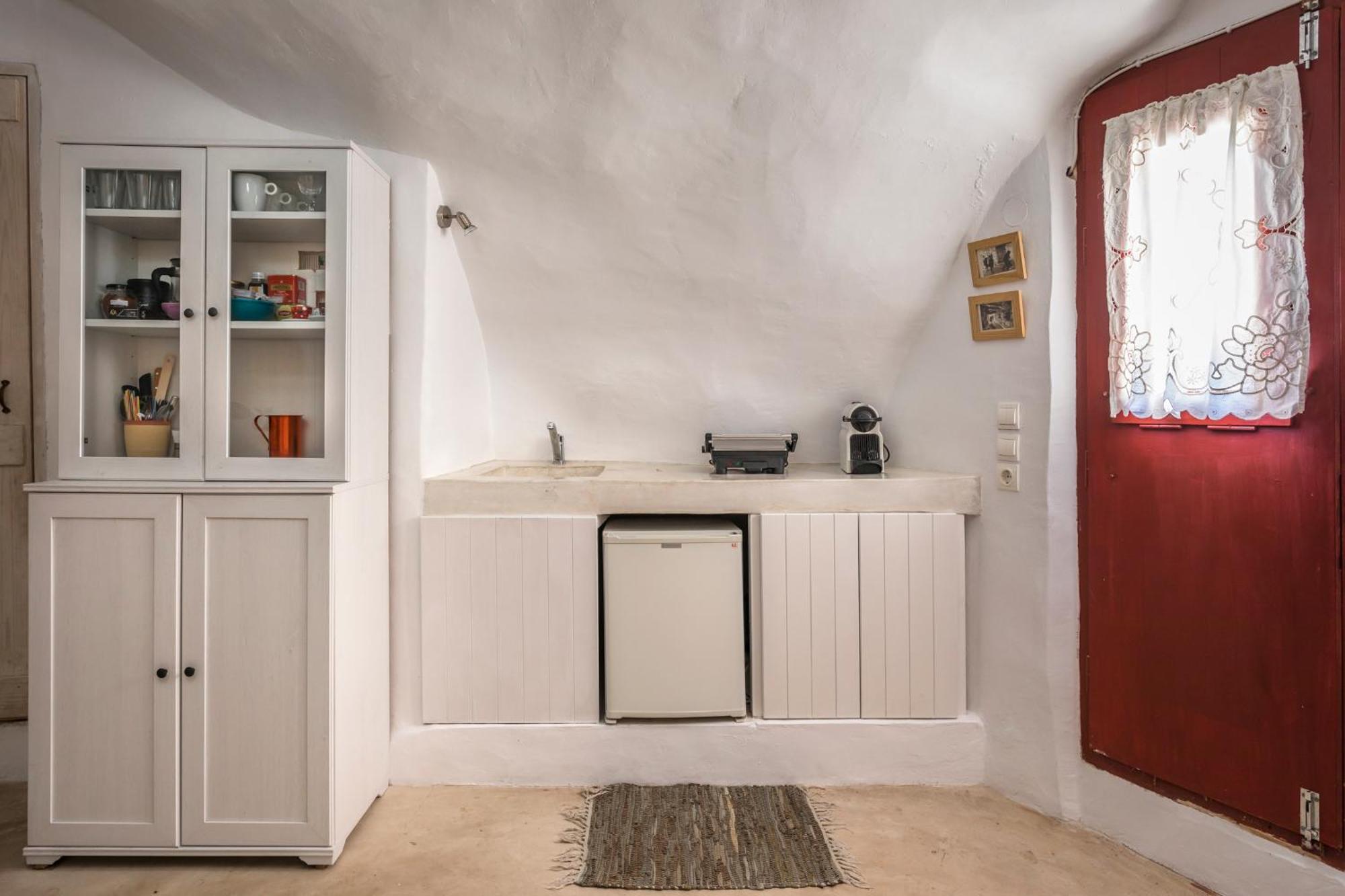 Traditional Farmers Caves Emporio  Exterior photo