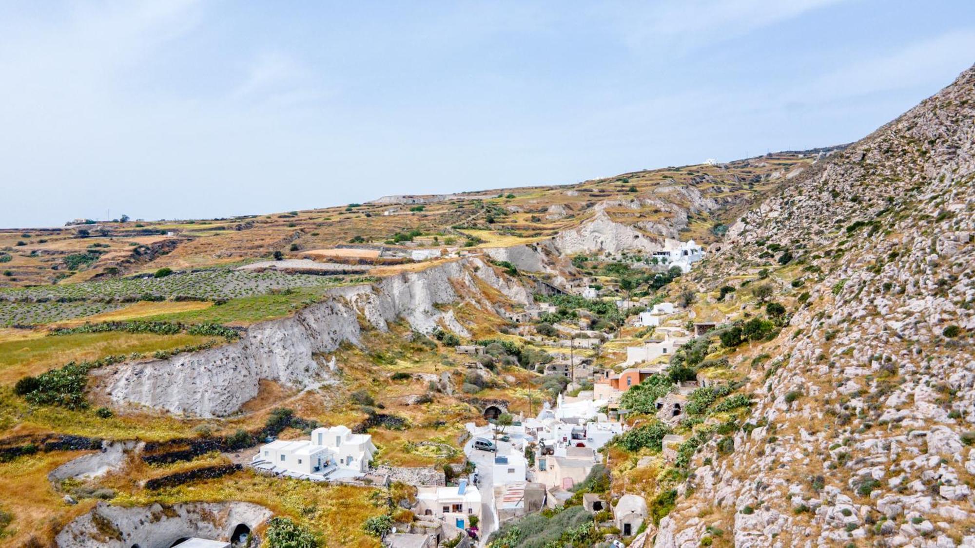 Traditional Farmers Caves Emporio  Exterior photo